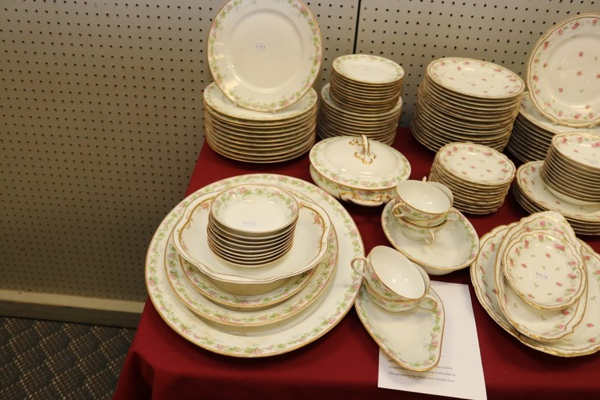 Image for Gallery Auction with Dolls: 8-8-19