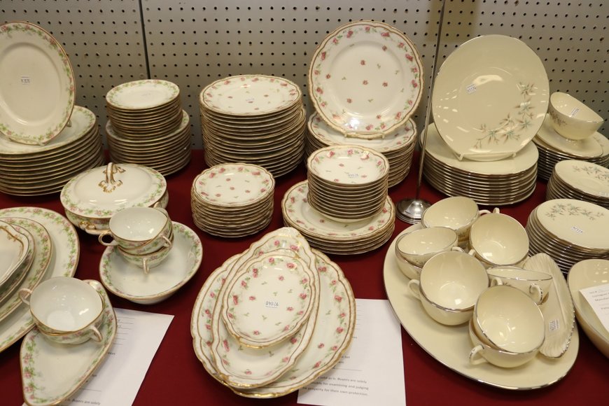 Image for Gallery Auction with Dolls: 8-8-19