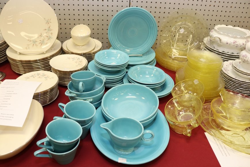 Image for Gallery Auction with Dolls: 8-8-19