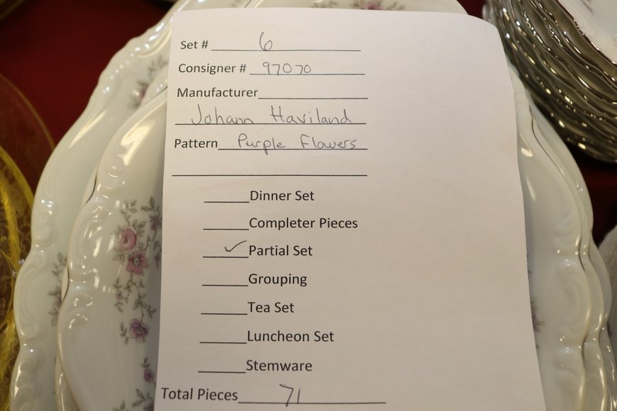 Image for Gallery Auction with Dolls: 8-8-19