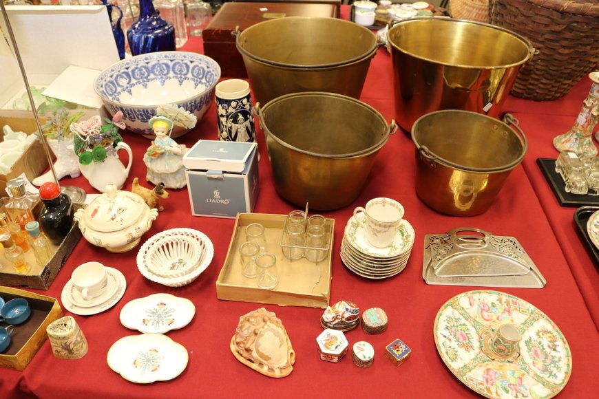 Image for Gallery Auction with Dolls: 8-8-19