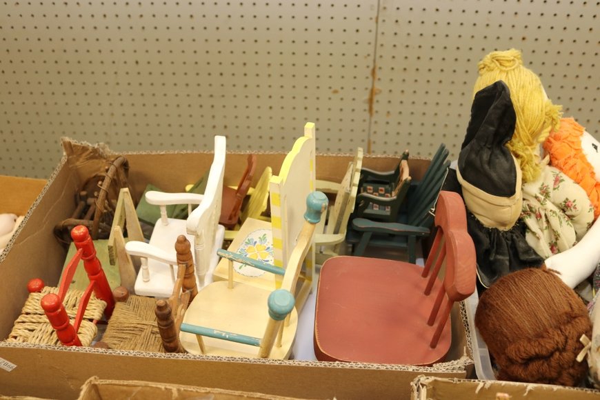 Image for Gallery Auction with Dolls: 8-8-19