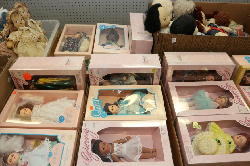 Image for Gallery Auction with Dolls: 8-8-19