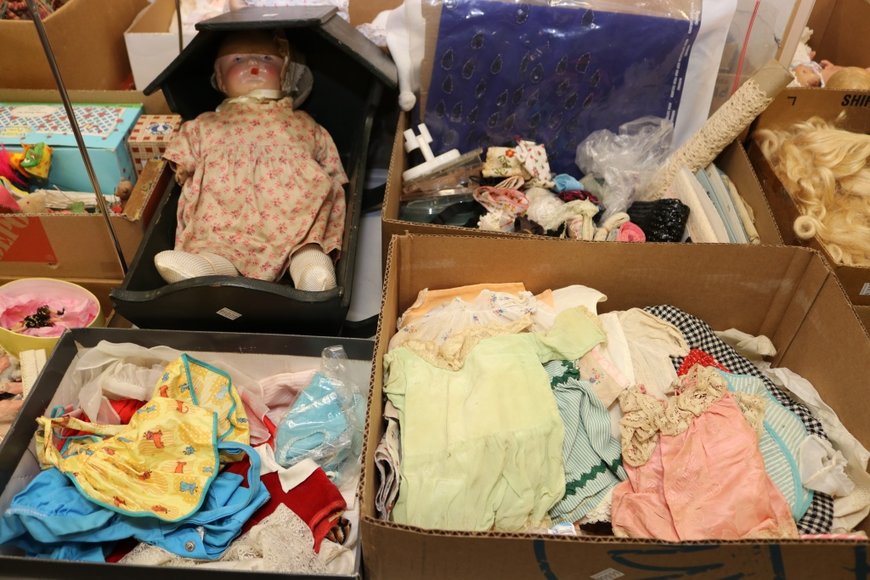 Image for Gallery Auction with Dolls: 8-8-19