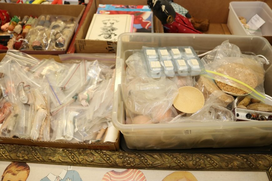 Image for Gallery Auction with Dolls: 8-8-19