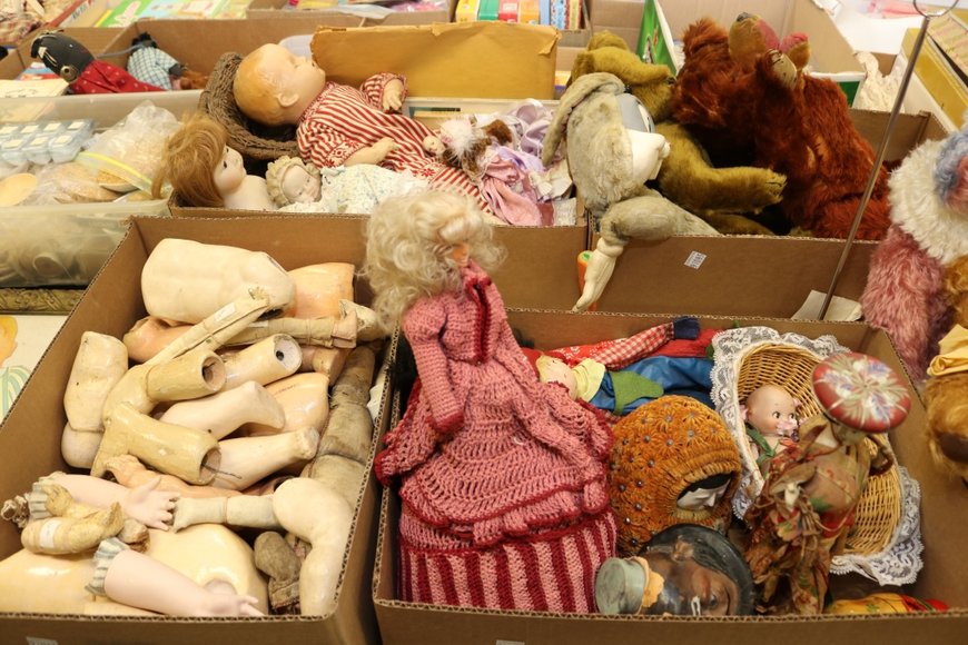 Image for Gallery Auction with Dolls: 8-8-19