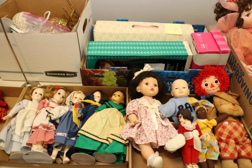 Image for Gallery Auction with Dolls: 8-8-19