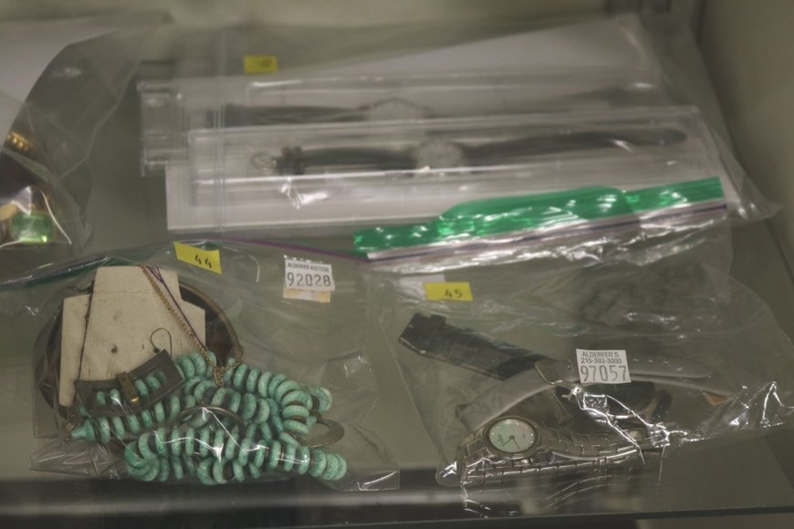 Image for Gallery Auction with Dolls: 8-8-19