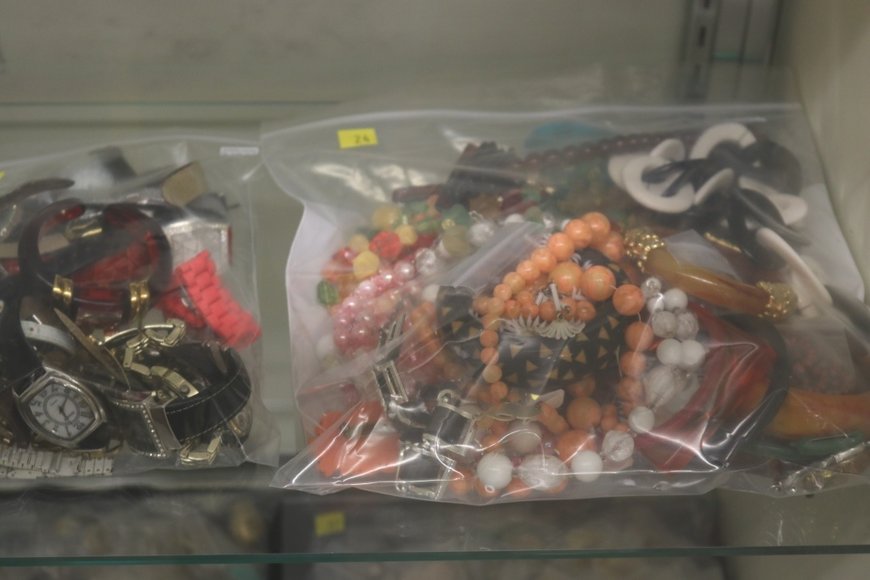 Image for Gallery Auction with Dolls: 8-8-19