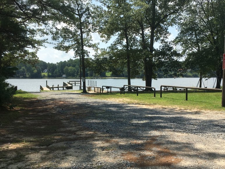 Accelerated Sale 76 Woodstock Dr., Hartfield, VA 23071 5 BD/3.5 BA