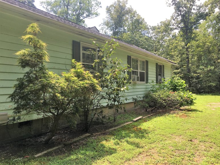 Accelerated Sale 76 Woodstock Dr., Hartfield, VA 23071 5 BD/3.5 BA