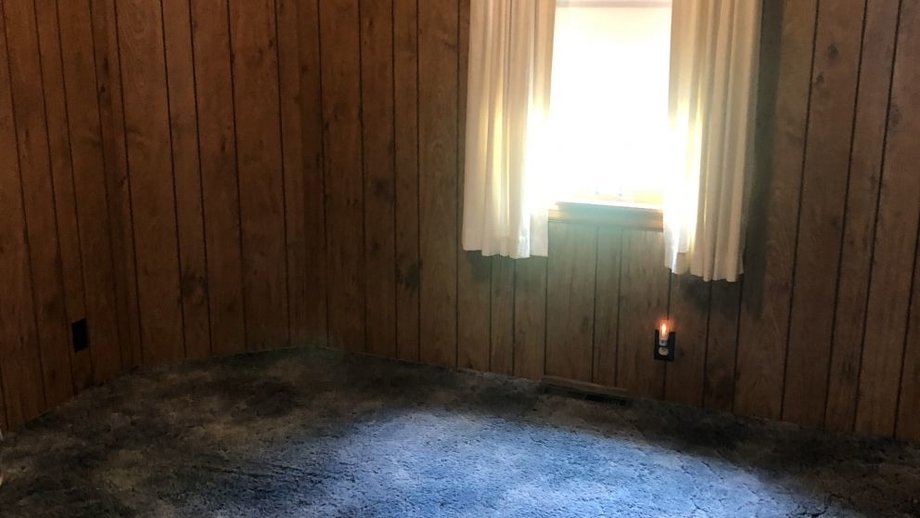 Image for ABSOLUTE AUCTION!	2104 Woodford Street