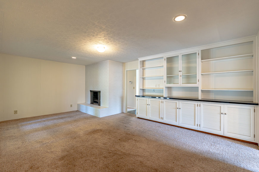 Image for Absolute Real Estate Auction in the Highlands