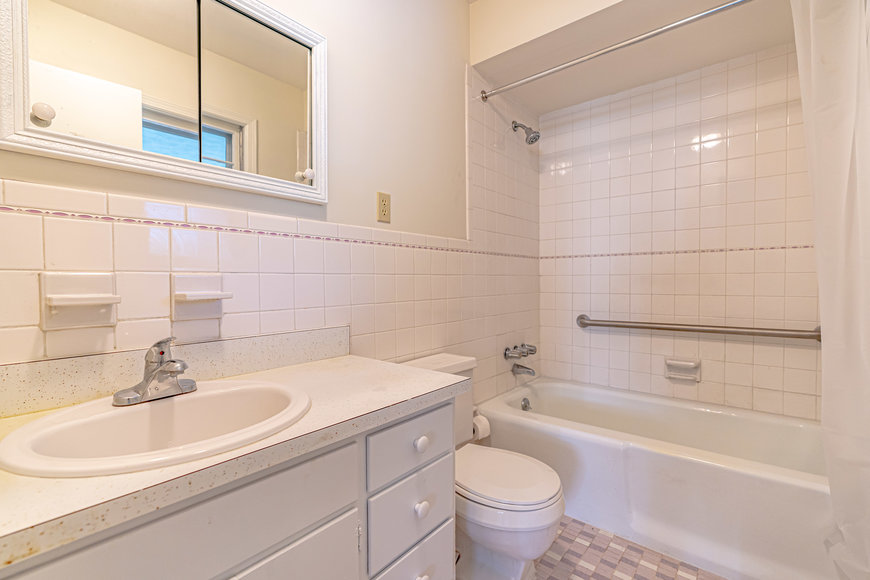 Image for Absolute Real Estate Auction in the Highlands