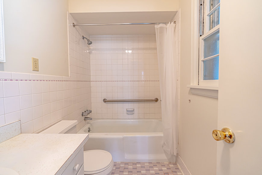 Image for Absolute Real Estate Auction in the Highlands