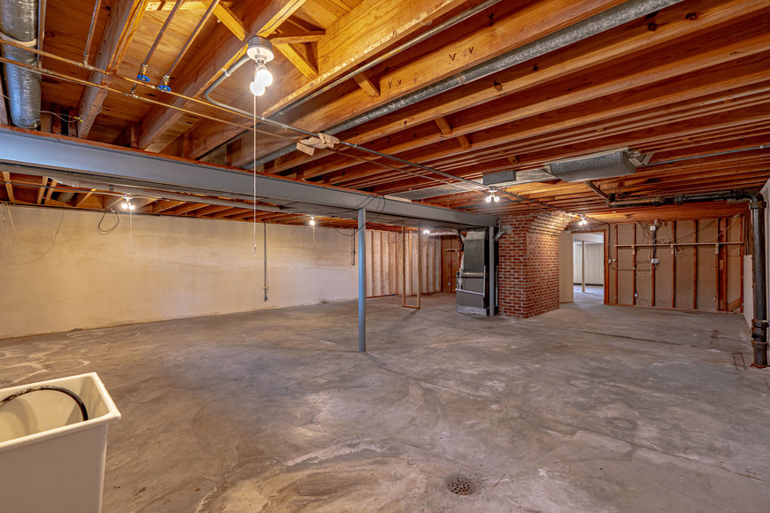 Image for Absolute Real Estate Auction in the Highlands