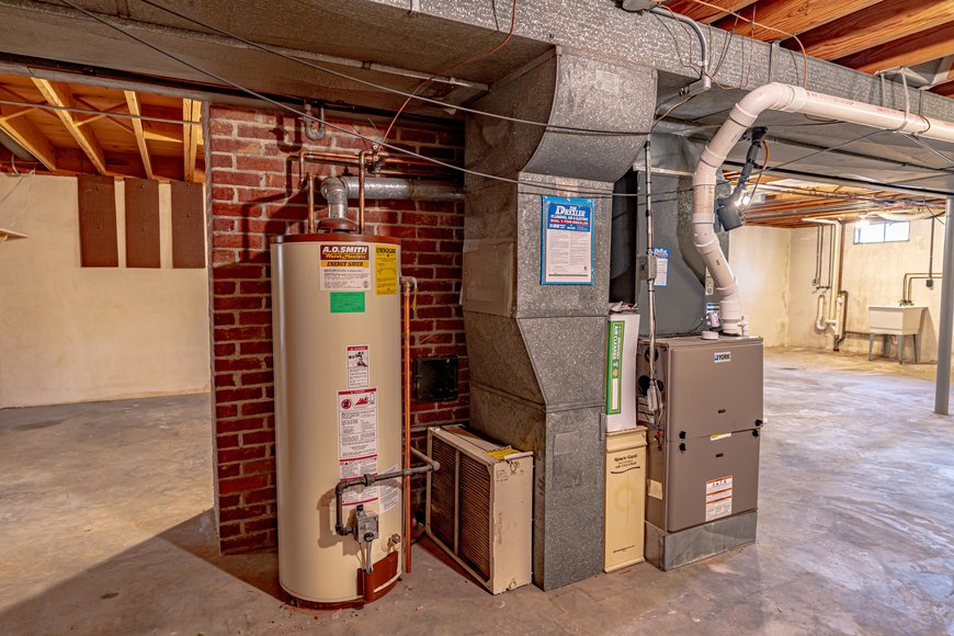 Image for Absolute Real Estate Auction in the Highlands