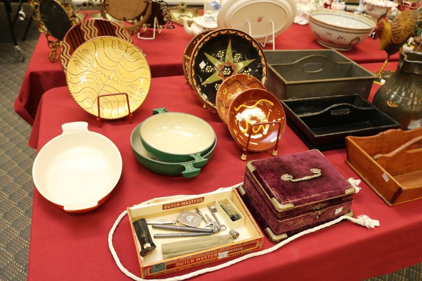 Image for Gallery Auction with Sports Memorabilia and Sporting Equipment: 9-12-19