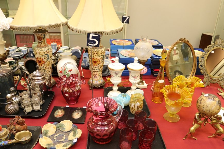 Image for Gallery Auction with Sports Memorabilia and Sporting Equipment: 9-12-19