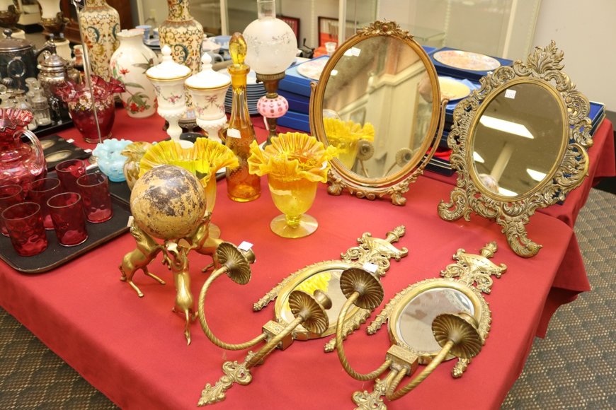 Image for Gallery Auction with Sports Memorabilia and Sporting Equipment: 9-12-19