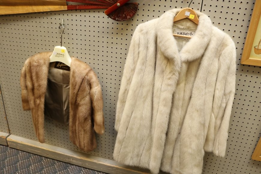 Image for Gallery Auction with Sports Memorabilia and Sporting Equipment: 9-12-19