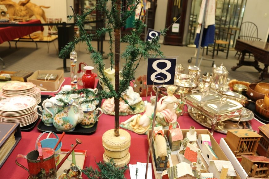 Image for Gallery Auction with Sports Memorabilia and Sporting Equipment: 9-12-19