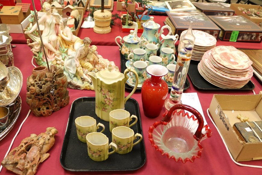 Image for Gallery Auction with Sports Memorabilia and Sporting Equipment: 9-12-19