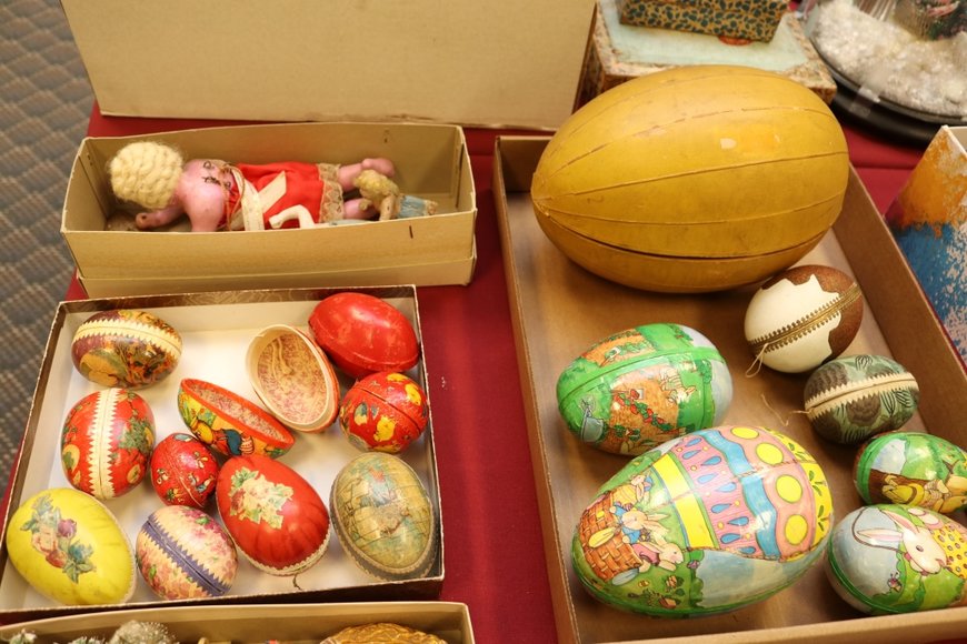 Image for Gallery Auction with Sports Memorabilia and Sporting Equipment: 9-12-19