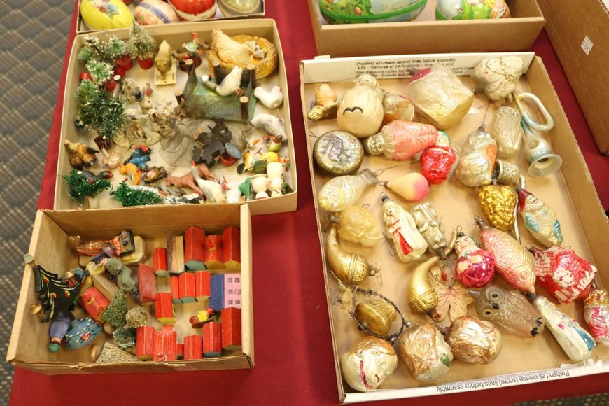 Image for Gallery Auction with Sports Memorabilia and Sporting Equipment: 9-12-19