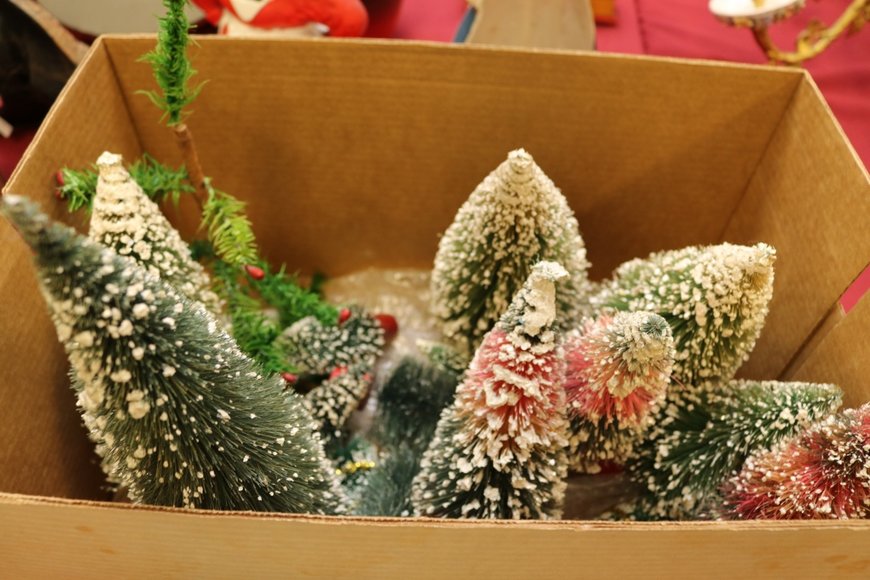 Image for Gallery Auction with Sports Memorabilia and Sporting Equipment: 9-12-19