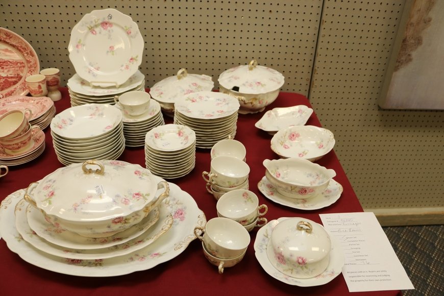 Image for Gallery Auction with Sports Memorabilia and Sporting Equipment: 9-12-19