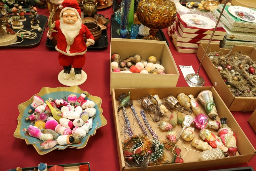 Image for Gallery Auction with Sports Memorabilia and Sporting Equipment: 9-12-19