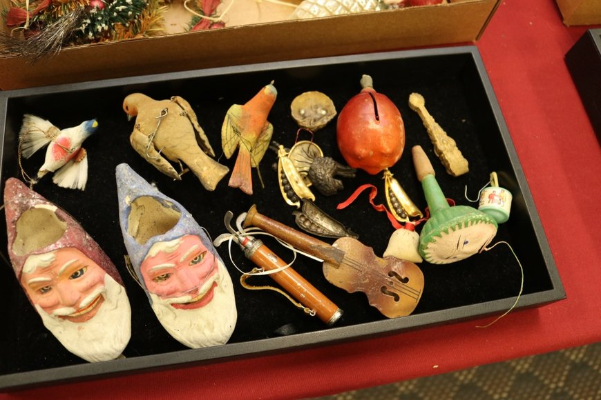 Image for Gallery Auction with Sports Memorabilia and Sporting Equipment: 9-12-19