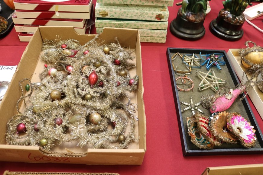 Image for Gallery Auction with Sports Memorabilia and Sporting Equipment: 9-12-19