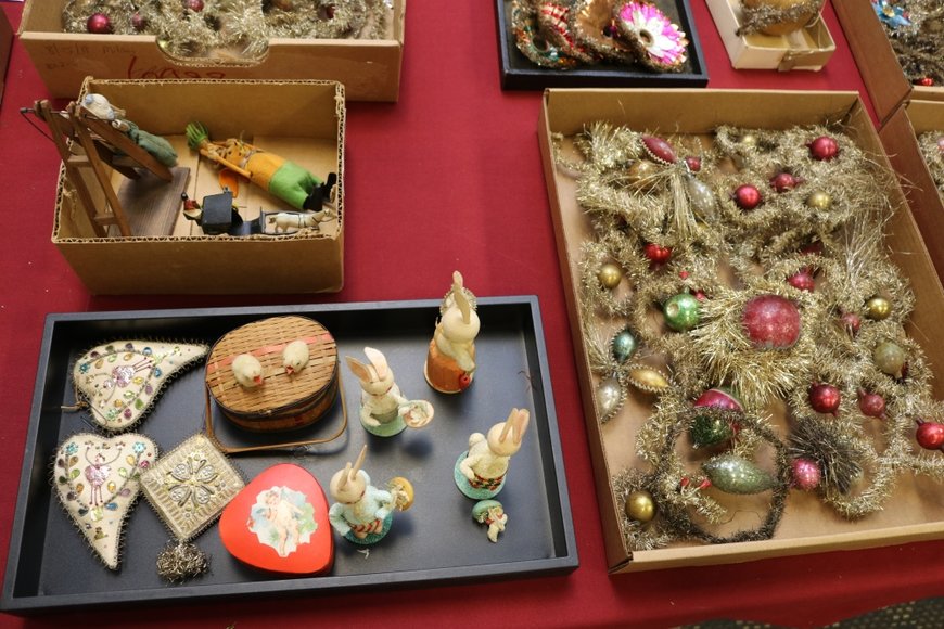 Image for Gallery Auction with Sports Memorabilia and Sporting Equipment: 9-12-19