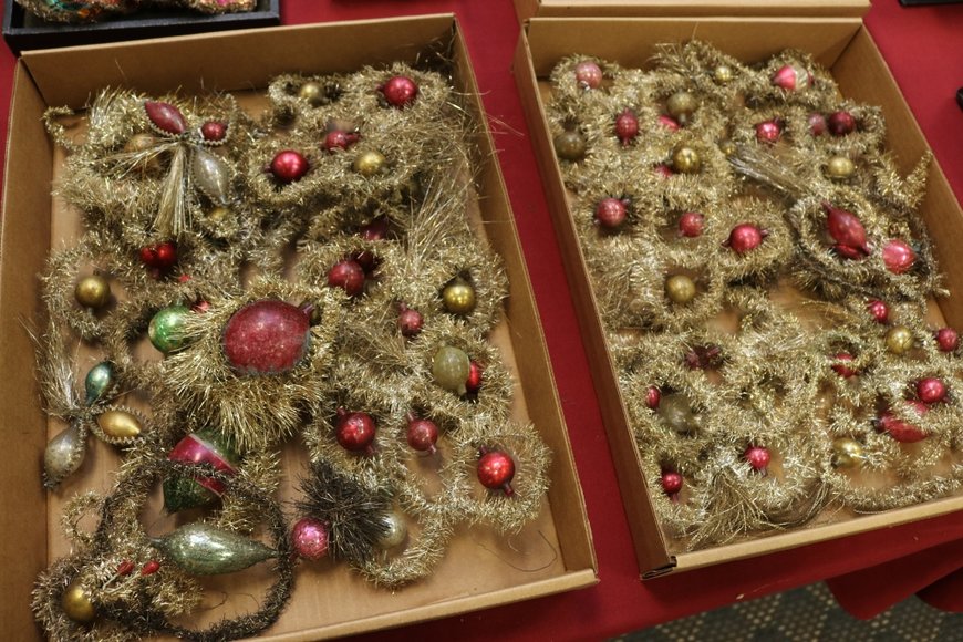 Image for Gallery Auction with Sports Memorabilia and Sporting Equipment: 9-12-19