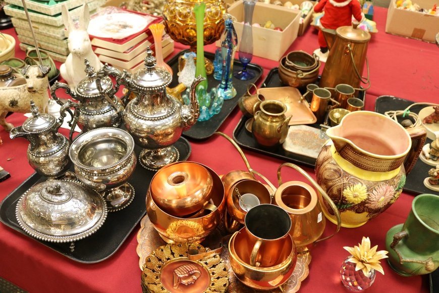 Image for Gallery Auction with Sports Memorabilia and Sporting Equipment: 9-12-19