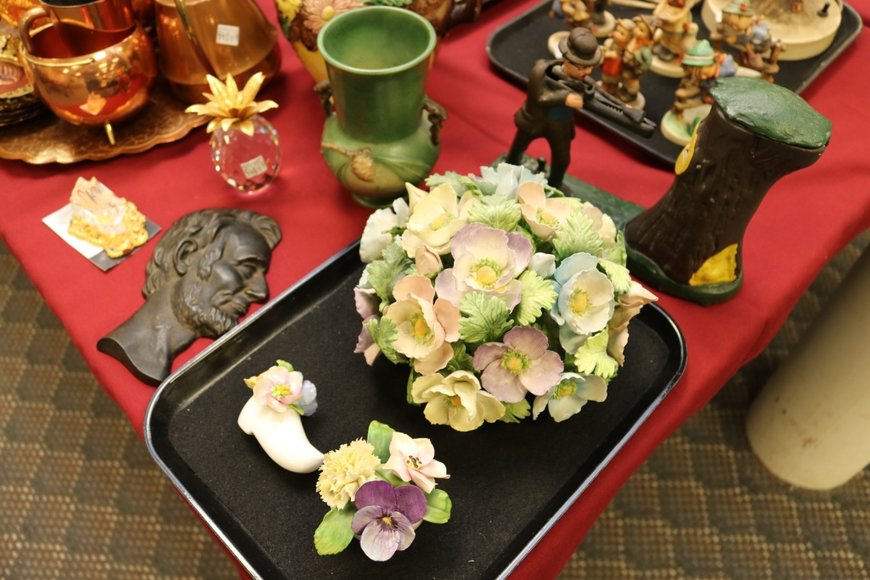 Image for Gallery Auction with Sports Memorabilia and Sporting Equipment: 9-12-19