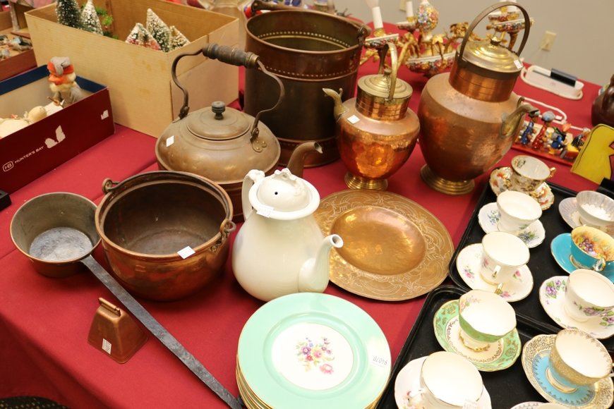 Image for Gallery Auction with Sports Memorabilia and Sporting Equipment: 9-12-19