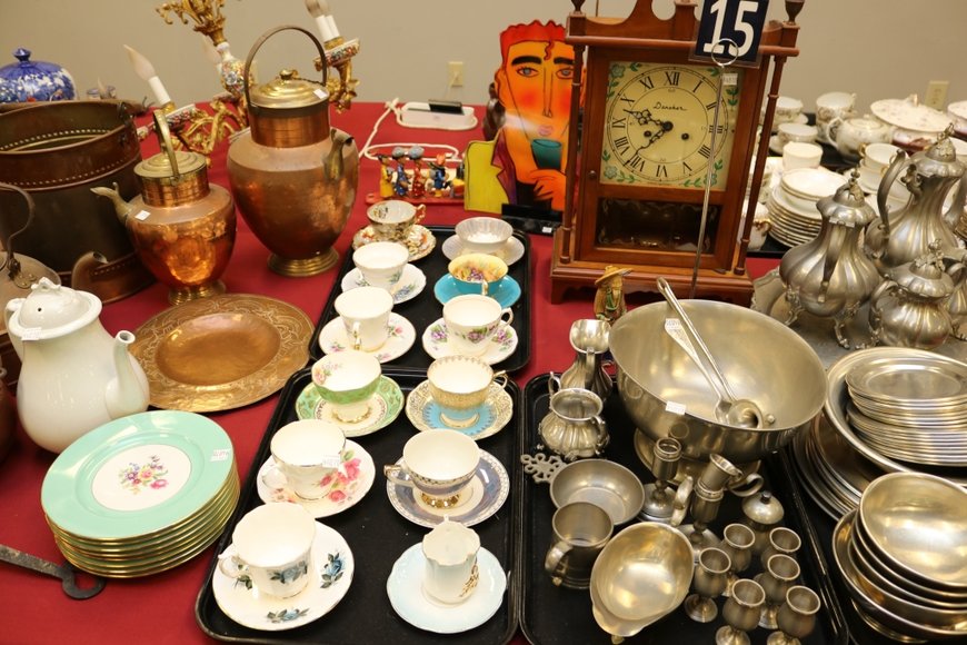 Image for Gallery Auction with Sports Memorabilia and Sporting Equipment: 9-12-19