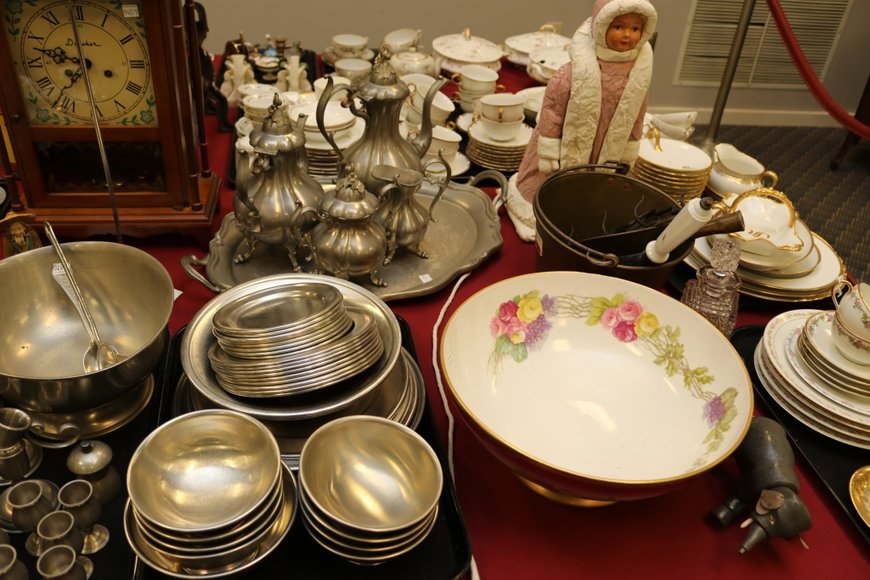 Image for Gallery Auction with Sports Memorabilia and Sporting Equipment: 9-12-19