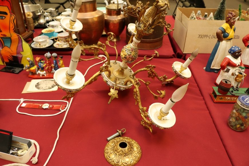 Image for Gallery Auction with Sports Memorabilia and Sporting Equipment: 9-12-19