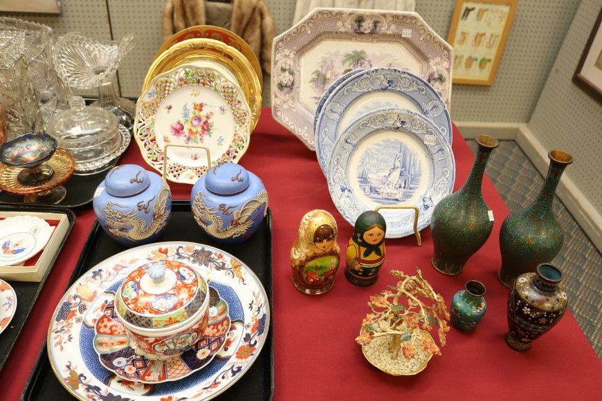 Image for Gallery Auction with Sports Memorabilia and Sporting Equipment: 9-12-19