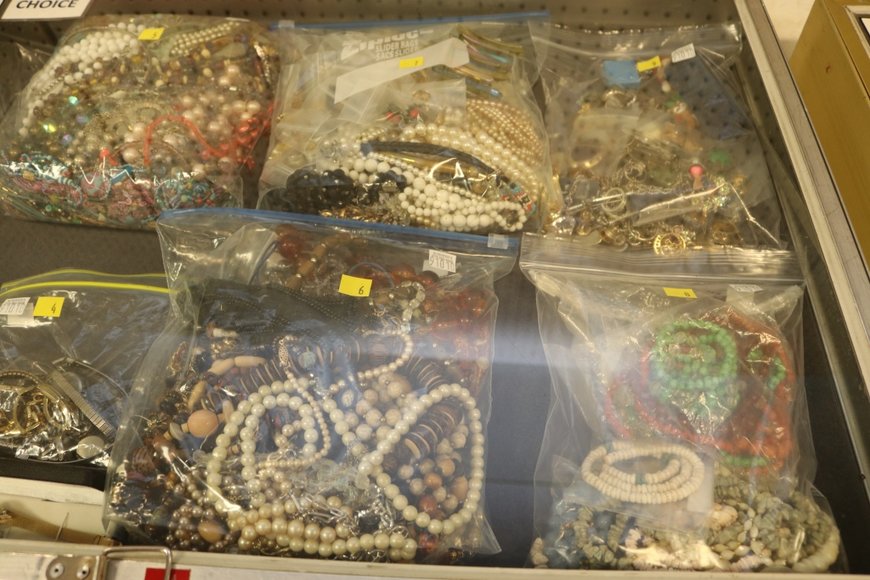 Image for Gallery Auction with Sports Memorabilia and Sporting Equipment: 9-12-19