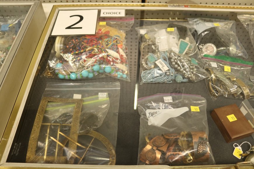 Image for Gallery Auction with Sports Memorabilia and Sporting Equipment: 9-12-19