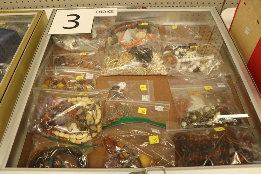 Image for Gallery Auction with Sports Memorabilia and Sporting Equipment: 9-12-19