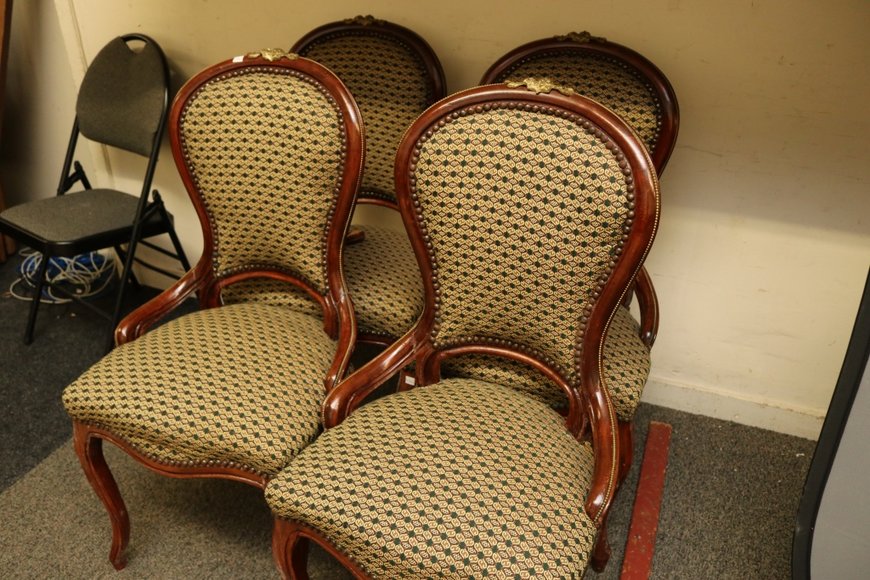 Image for Gallery Auction with Sports Memorabilia and Sporting Equipment: 9-12-19