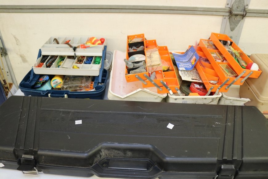 Image for Gallery Auction with Sports Memorabilia and Sporting Equipment: 9-12-19