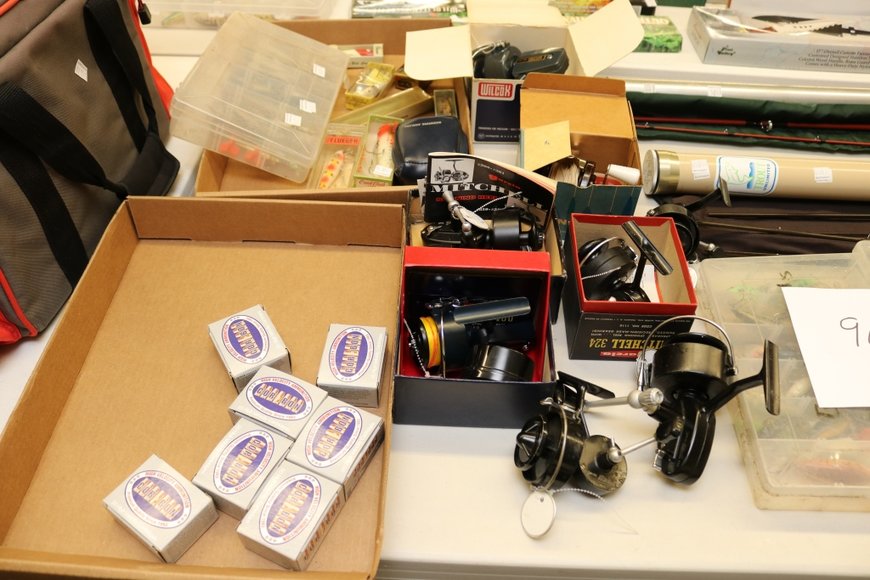 Image for Gallery Auction with Sports Memorabilia and Sporting Equipment: 9-12-19