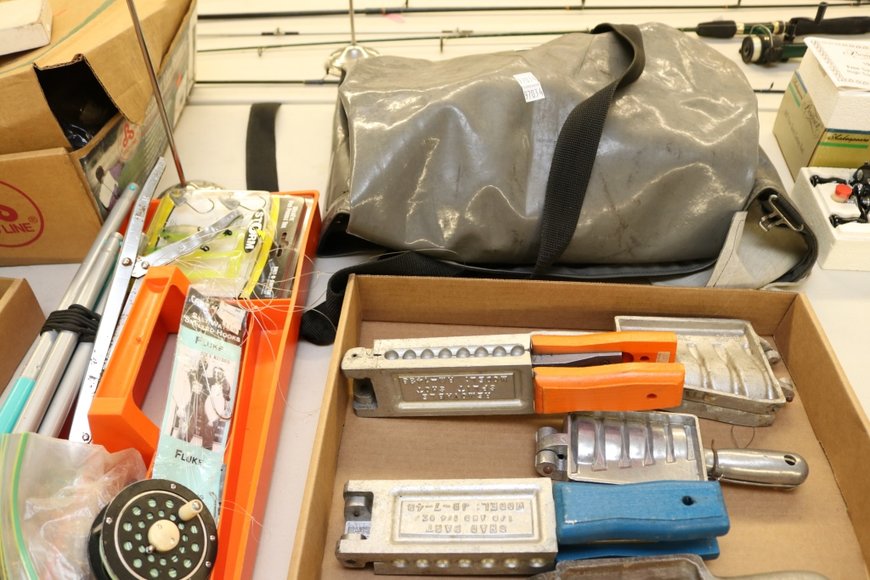 Image for Gallery Auction with Sports Memorabilia and Sporting Equipment: 9-12-19